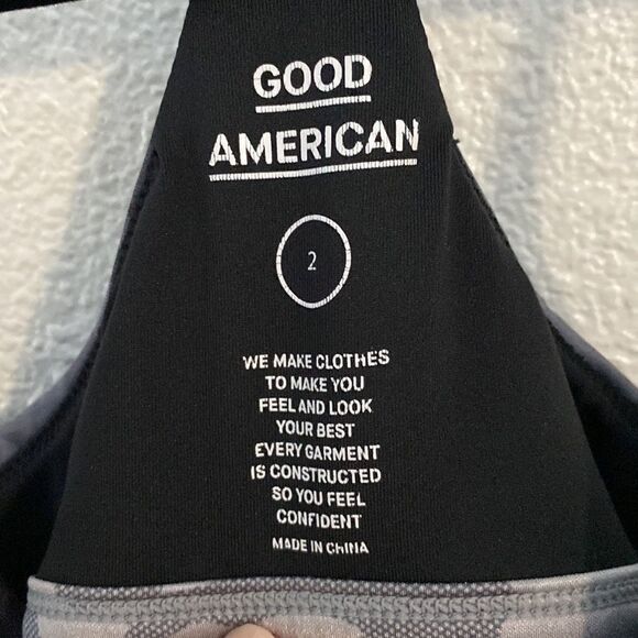 Good American-Grey Ombre camo print- Sports bra- Size 2 (medium) - Picture 5 of 6